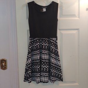 NWT French Atmosphere Sleeveless Aztec Print Dress